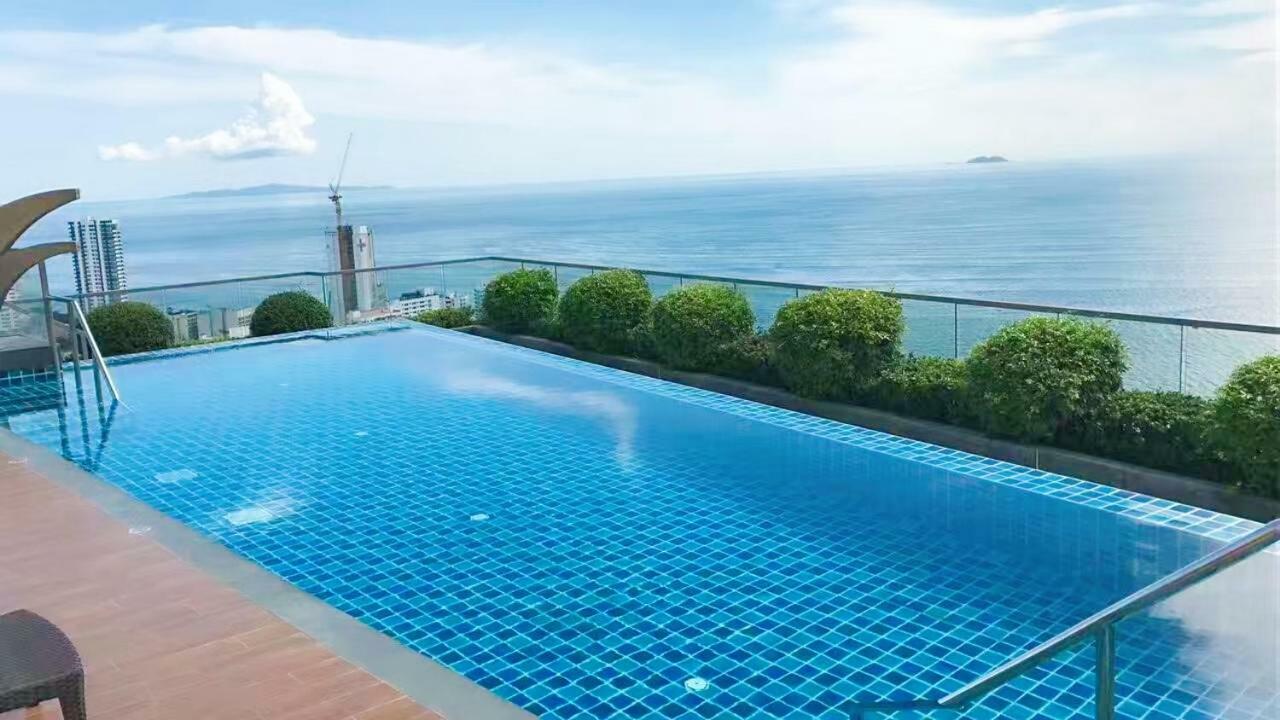 The Peak Towers Apartment Pattaya Exterior photo